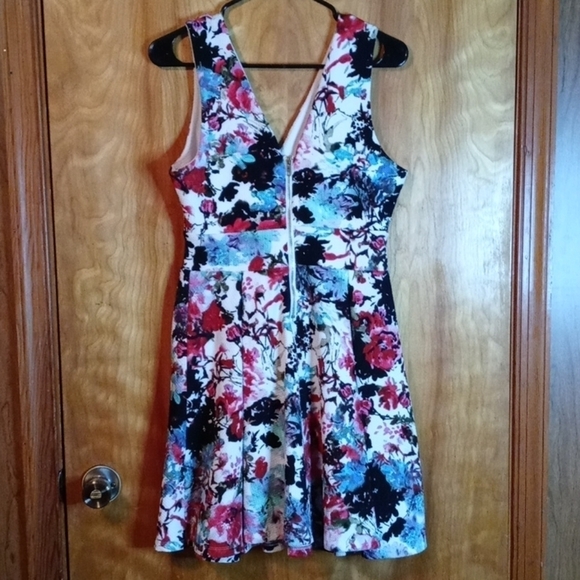 Haute Monde sleeveless dress large floral - Picture 6 of 9